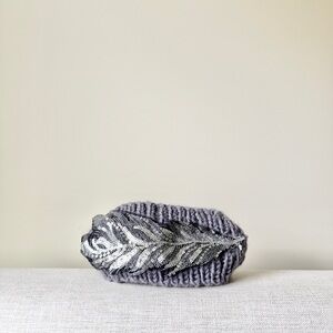 Vintage free people Gray Knit Headband with Silver sequin Feather Accent